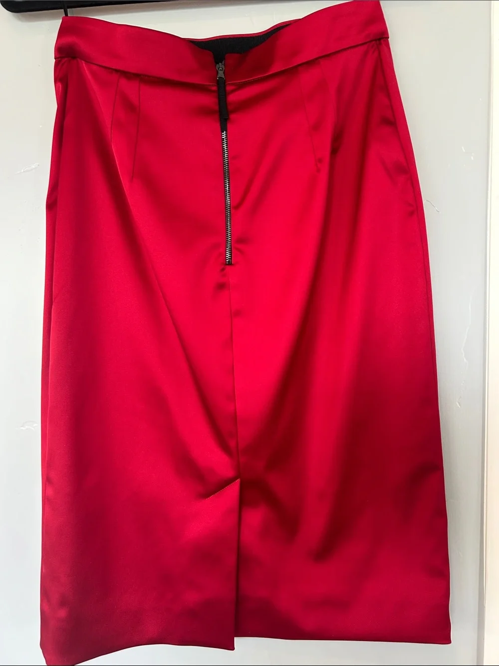 D&G figure skimming